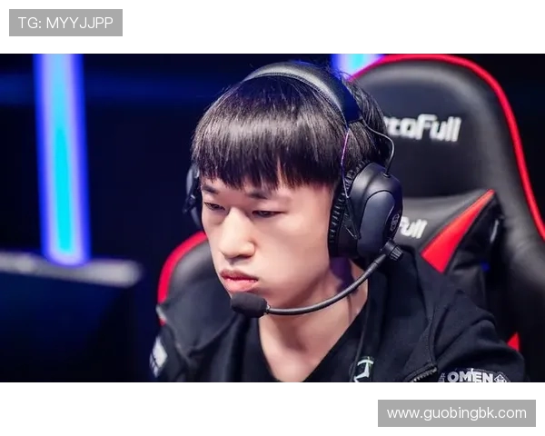 赛后分析：RNG与V5对决中的策略与实力较量全景回顾