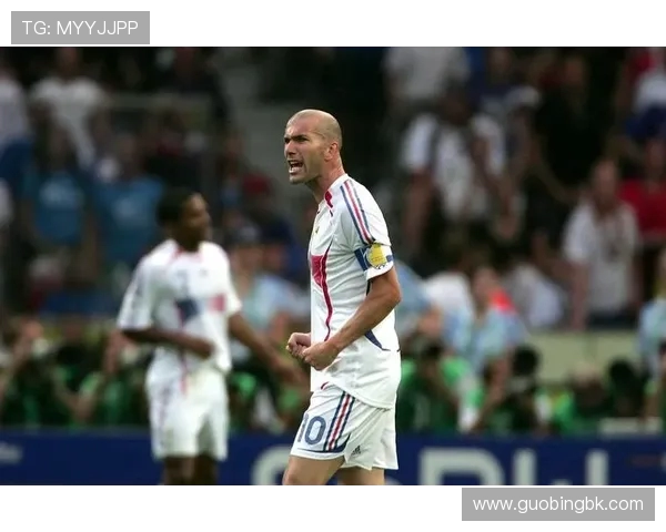 齐内丁·齐达内：从足球天才到传奇教练的非凡人生轨迹与智慧解析