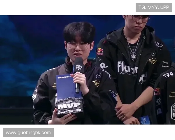 Zeus上单再度统治赛场展现无敌操作引爆全场热血激情