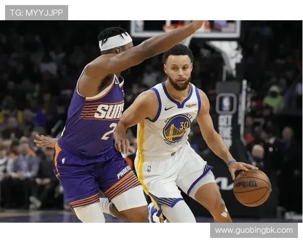 勇士与快船激战在即新浪直播全程带你领略精彩瞬间